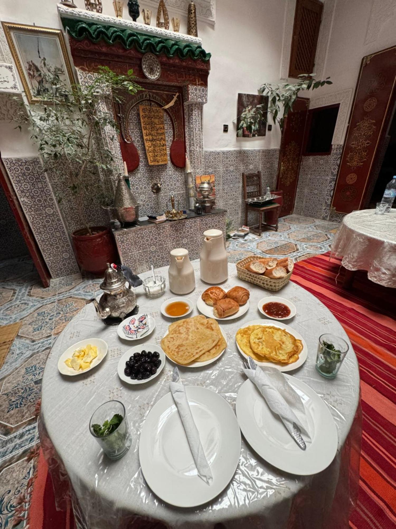 Dar Enouiina Hotell Fès Exteriör bild