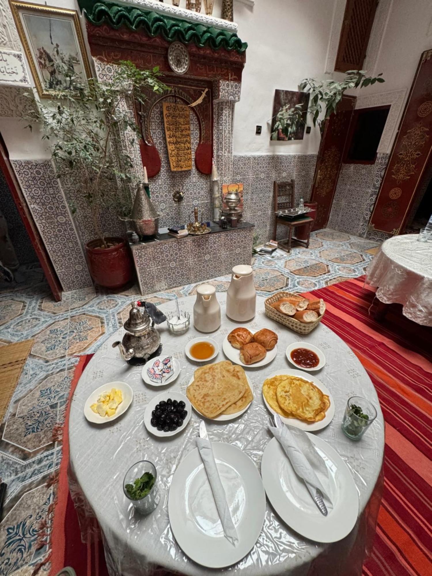 Dar Enouiina Hotell Fès Exteriör bild